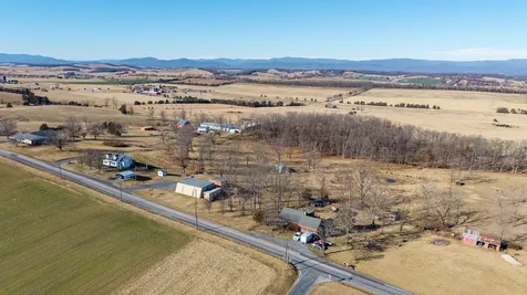 9716 Centerville Road Bridgewater VA 22812