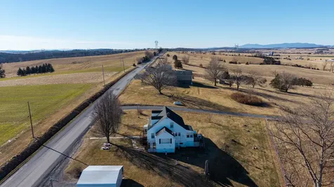 9716 Centerville Road Bridgewater VA 22812