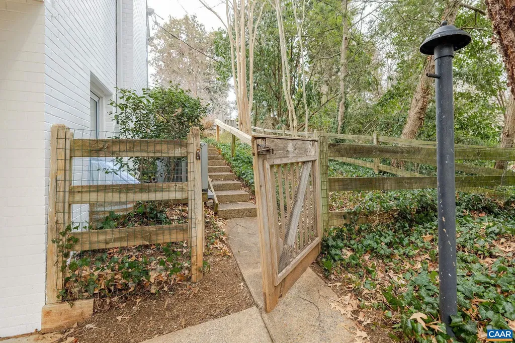 810 Tunlaw Place Charlottesville VA 22903