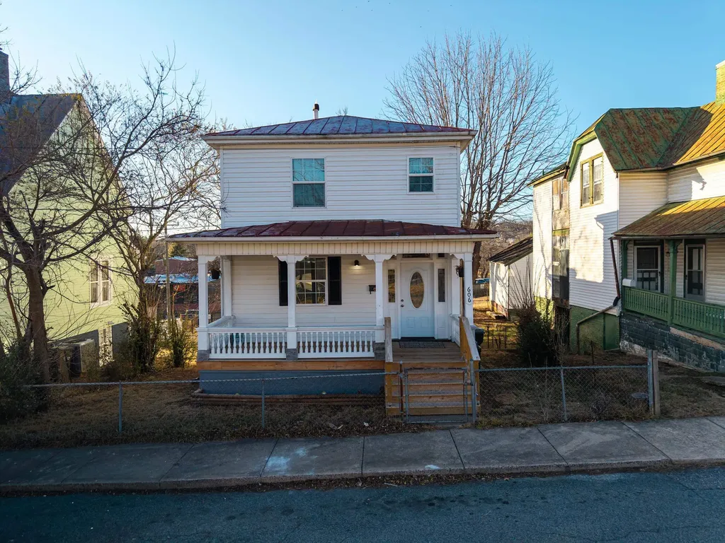 606 Winthrop Street Staunton VA 24401