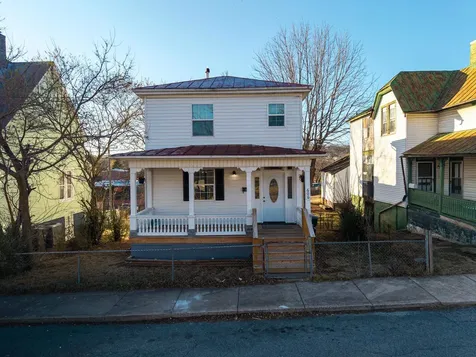 606 Winthrop Street Staunton VA 24401