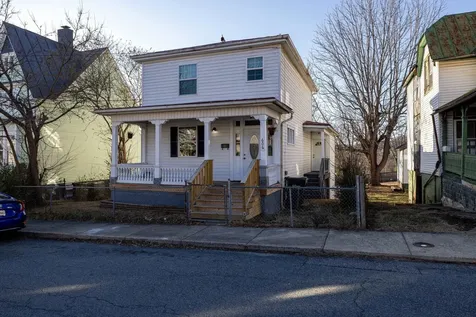 606 Winthrop Street Staunton VA 24401