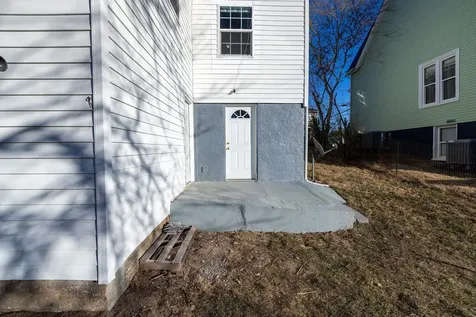 606 Winthrop Street Staunton VA 24401
