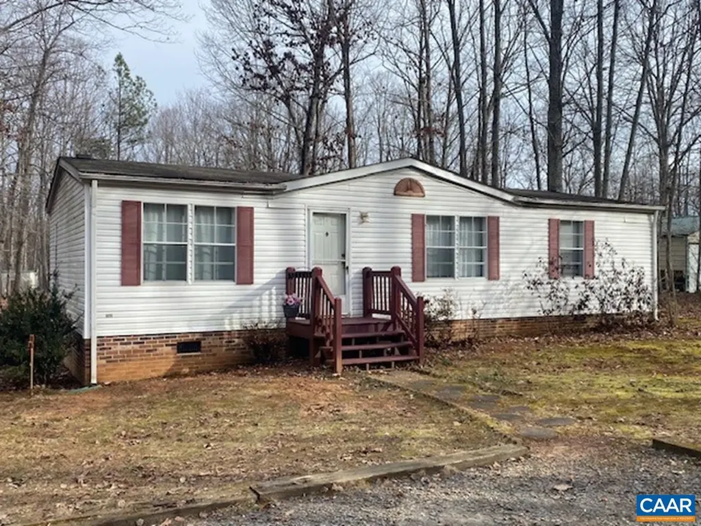 283 Hummingbird Road Scottsville VA 24590