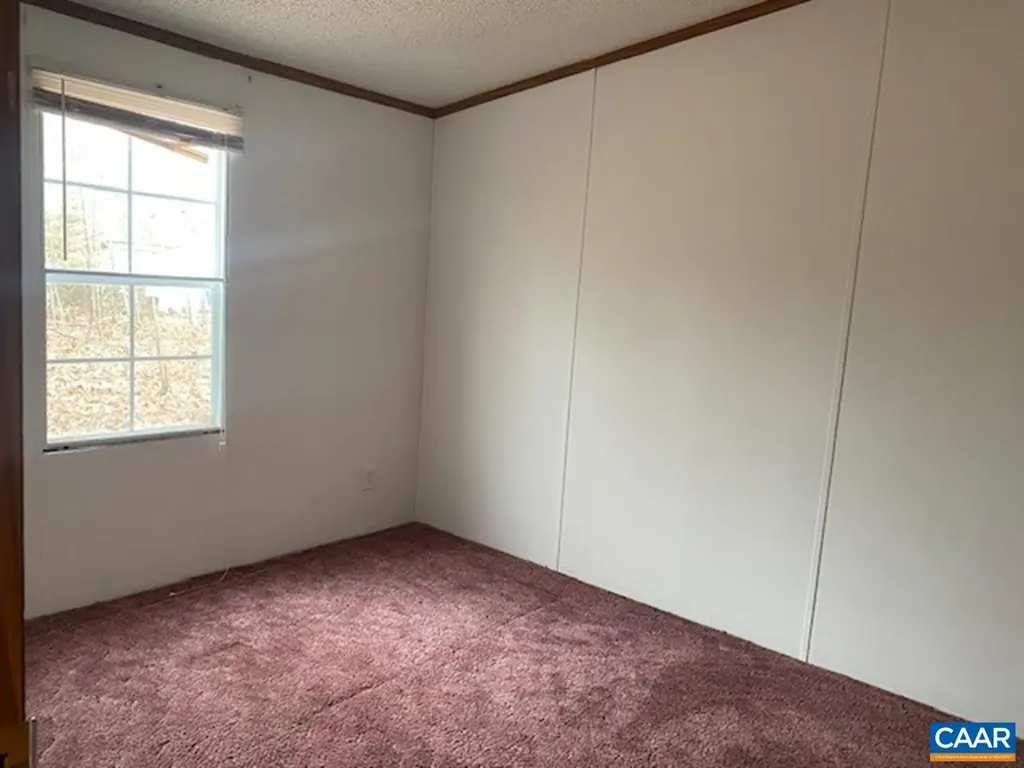 283 Hummingbird Road Scottsville VA 24590