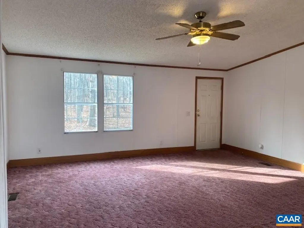 283 Hummingbird Road Scottsville VA 24590