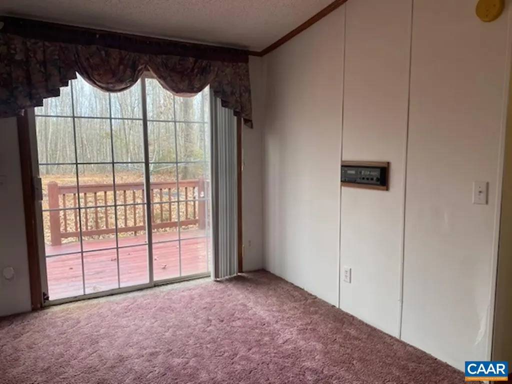 283 Hummingbird Road Scottsville VA 24590