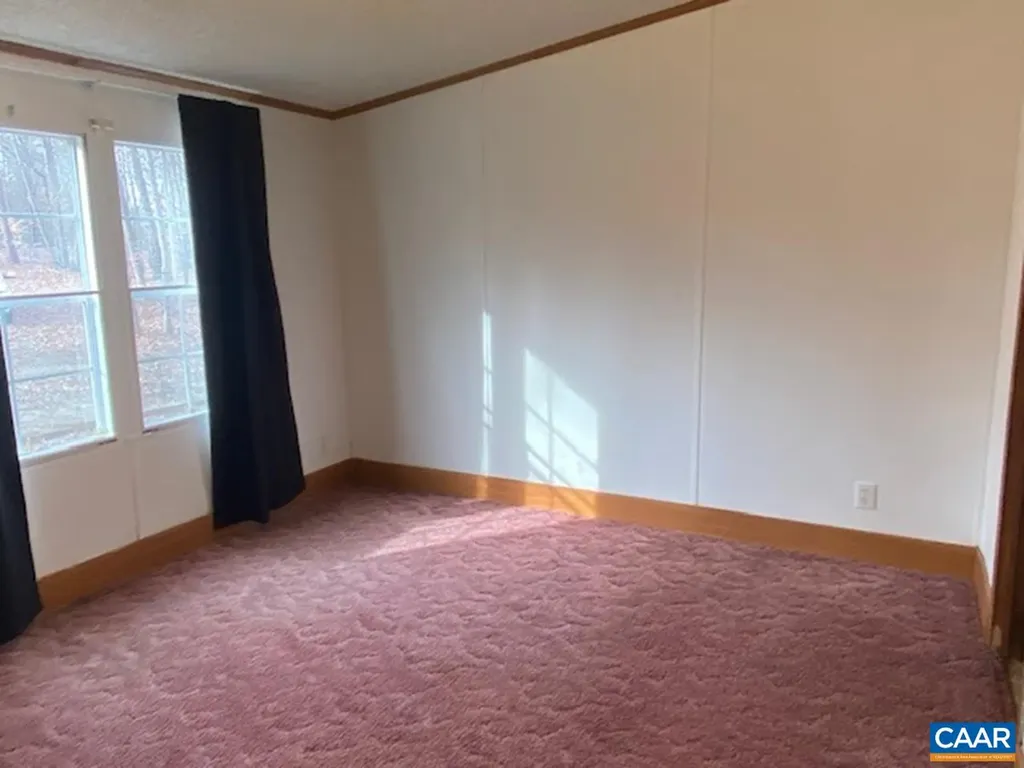 283 Hummingbird Road Scottsville VA 24590