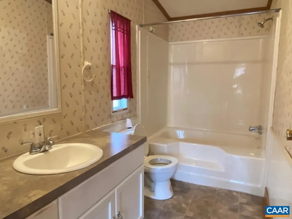 283 Hummingbird Road Scottsville VA 24590