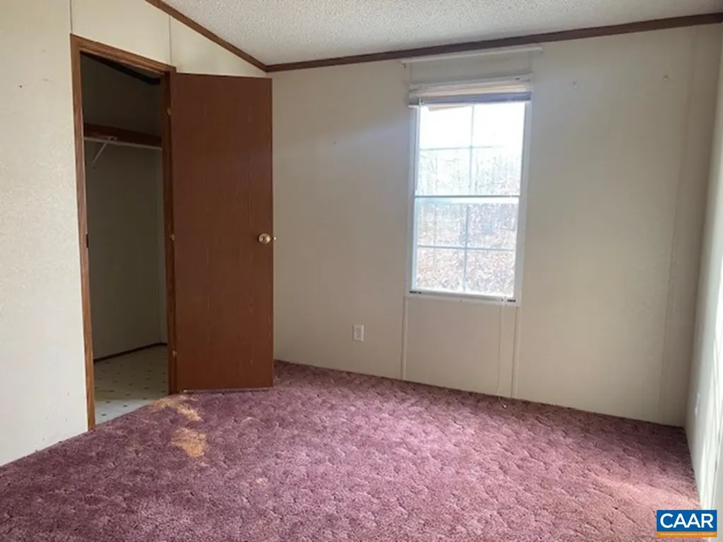 283 Hummingbird Road Scottsville VA 24590