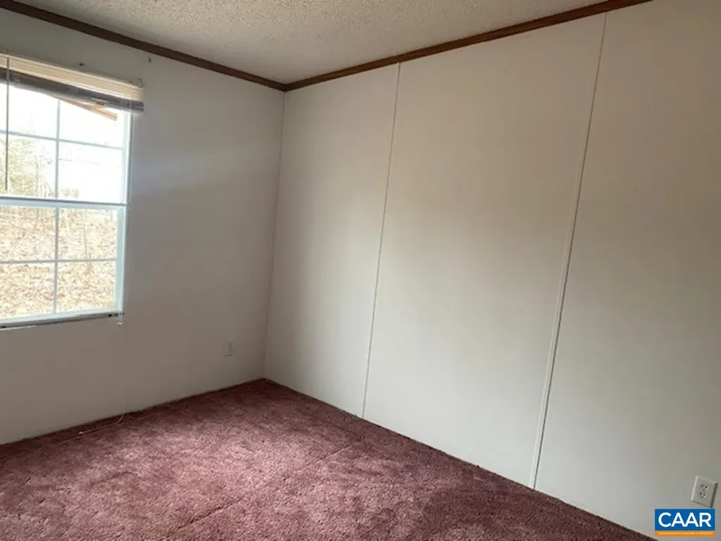 283 Hummingbird Road Scottsville VA 24590