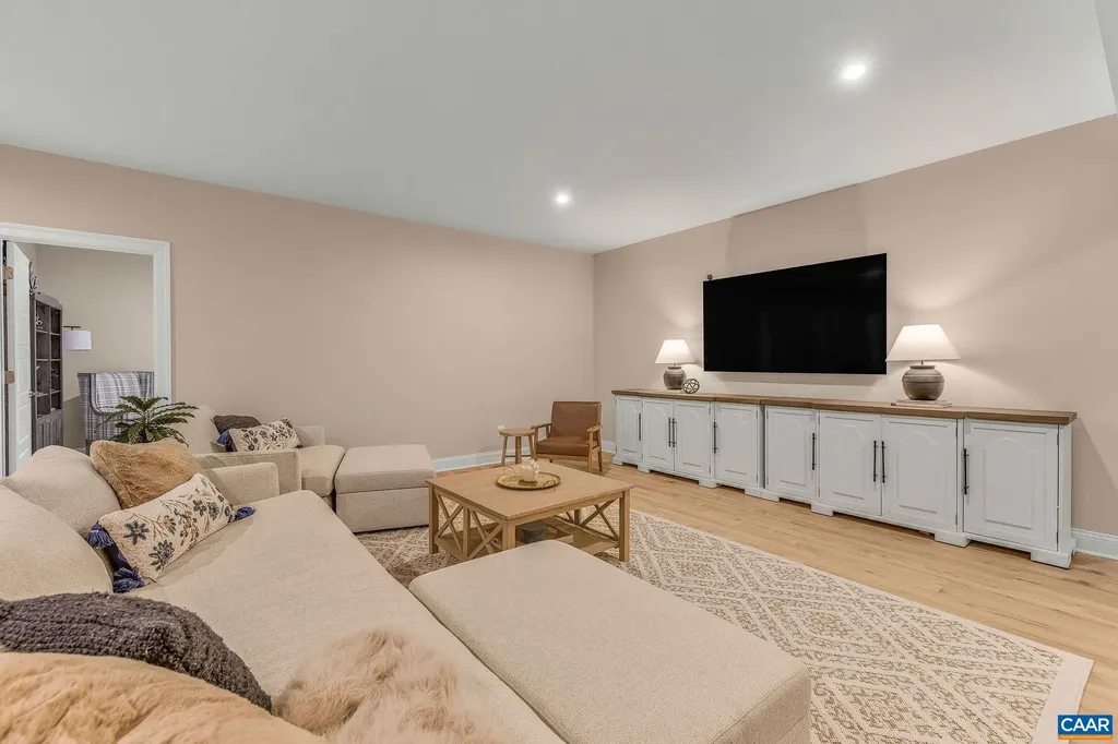 2744 Lockerbie Lane Keswick VA 22947