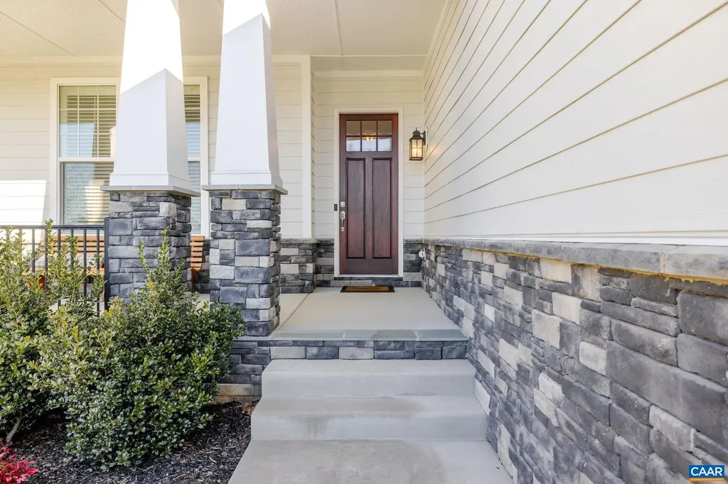 2744 Lockerbie Lane Keswick VA 22947