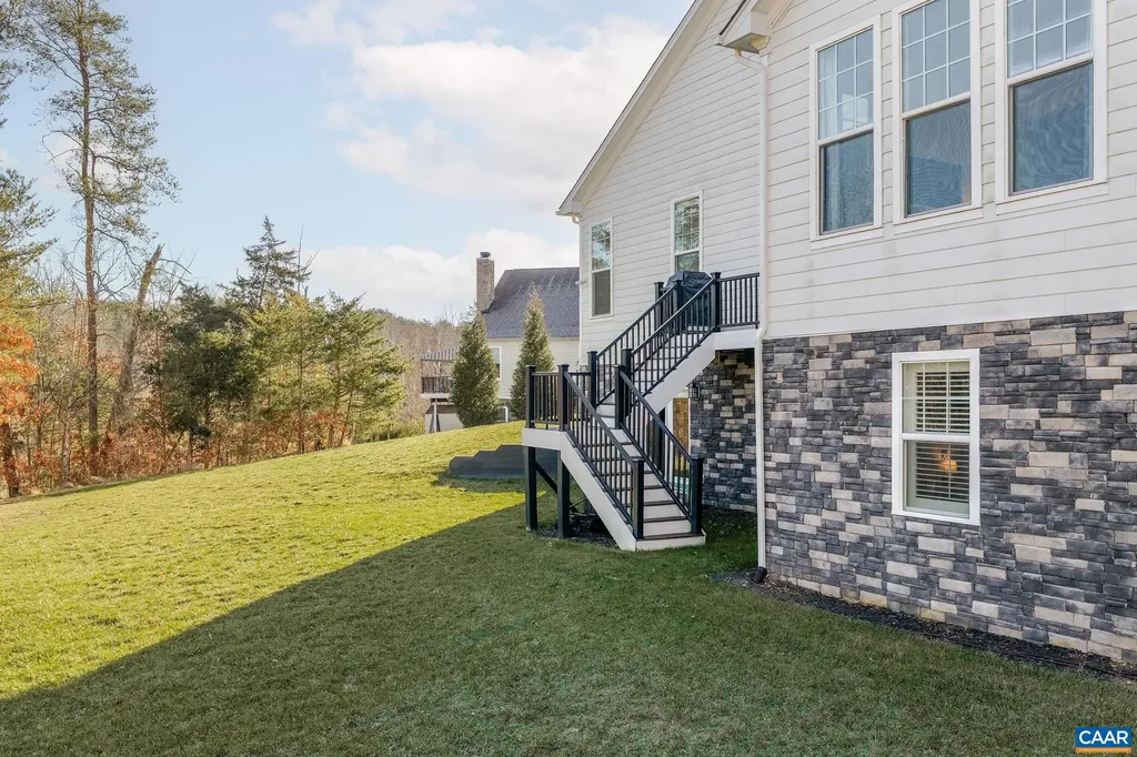 2744 Lockerbie Lane Keswick VA 22947