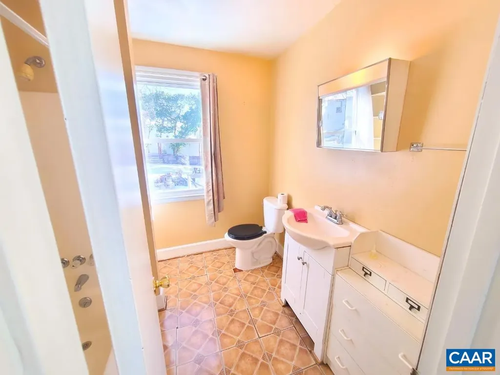 352 10 1/2 Street NW Charlottesville VA 22903