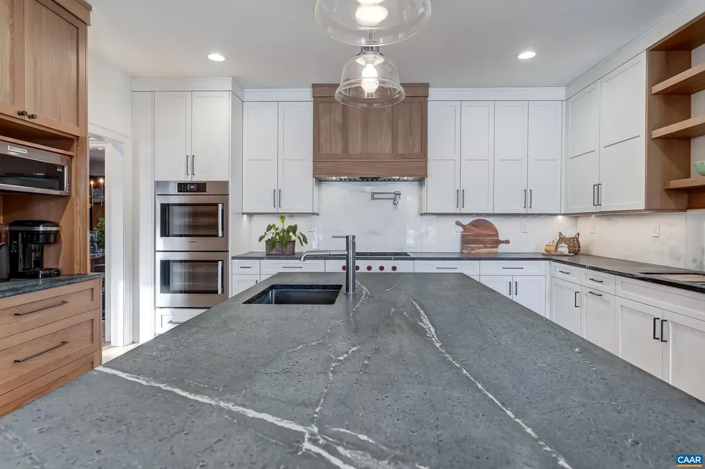 1126 Cambridge Hill Lane Keswick VA 22947