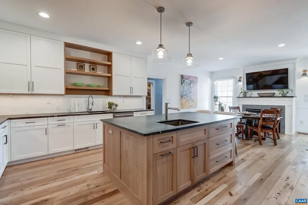 1126 Cambridge Hill Lane Keswick VA 22947