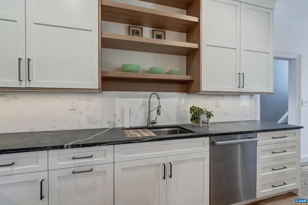 1126 Cambridge Hill Lane Keswick VA 22947