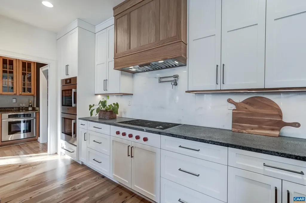 1126 Cambridge Hill Lane Keswick VA 22947