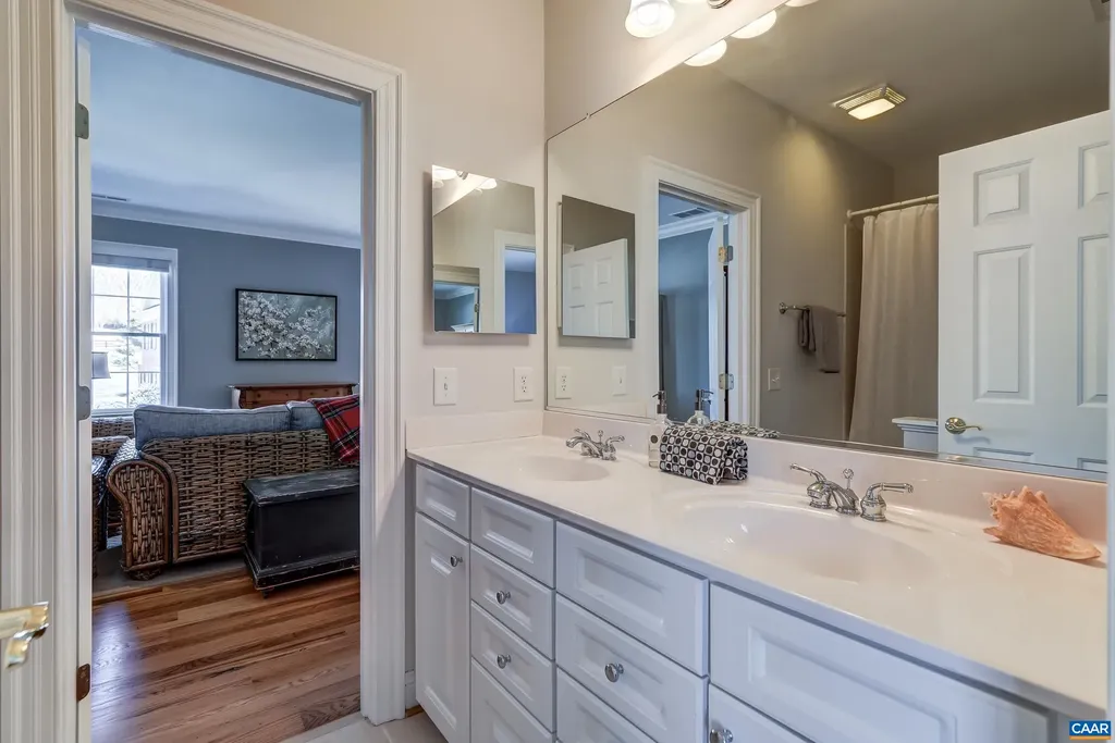 1126 Cambridge Hill Lane Keswick VA 22947