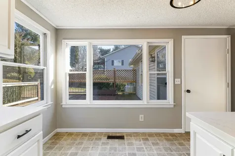 60 Stover Street Dayton VA 22821