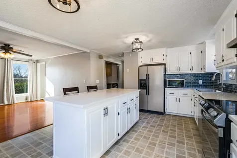 60 Stover Street Dayton VA 22821