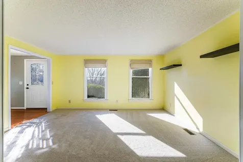 60 Stover Street Dayton VA 22821