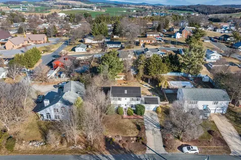 60 Stover Street Dayton VA 22821