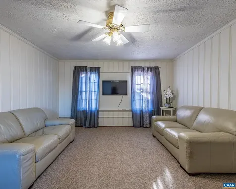 628 Augusta Avenue N Waynesboro VA 22980