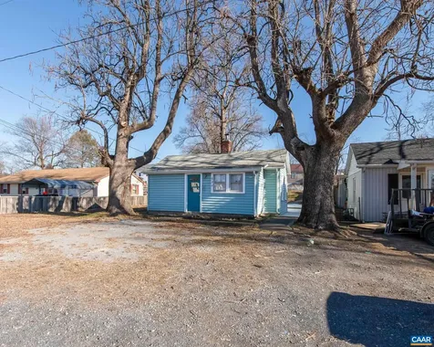 628 Augusta Avenue N Waynesboro VA 22980