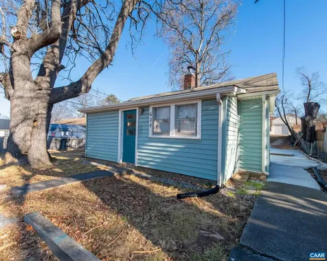628 Augusta Avenue N Waynesboro VA 22980