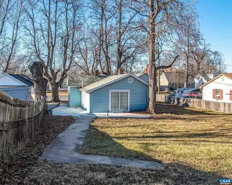 628 Augusta Avenue N Waynesboro VA 22980