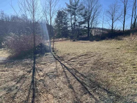 1099 Broadhead School Road Greenville VA 24440