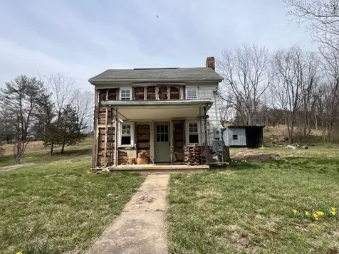 1099 Broadhead School Road Greenville VA 24440