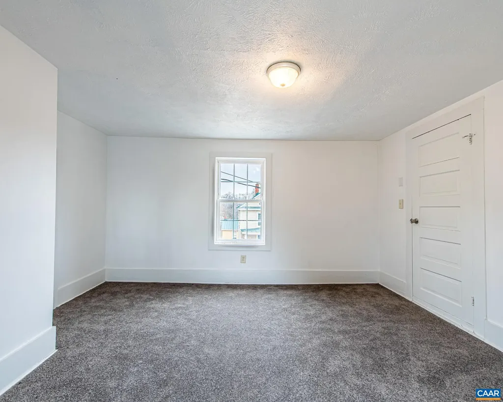 67 Lentz Lane Shipman VA 22971