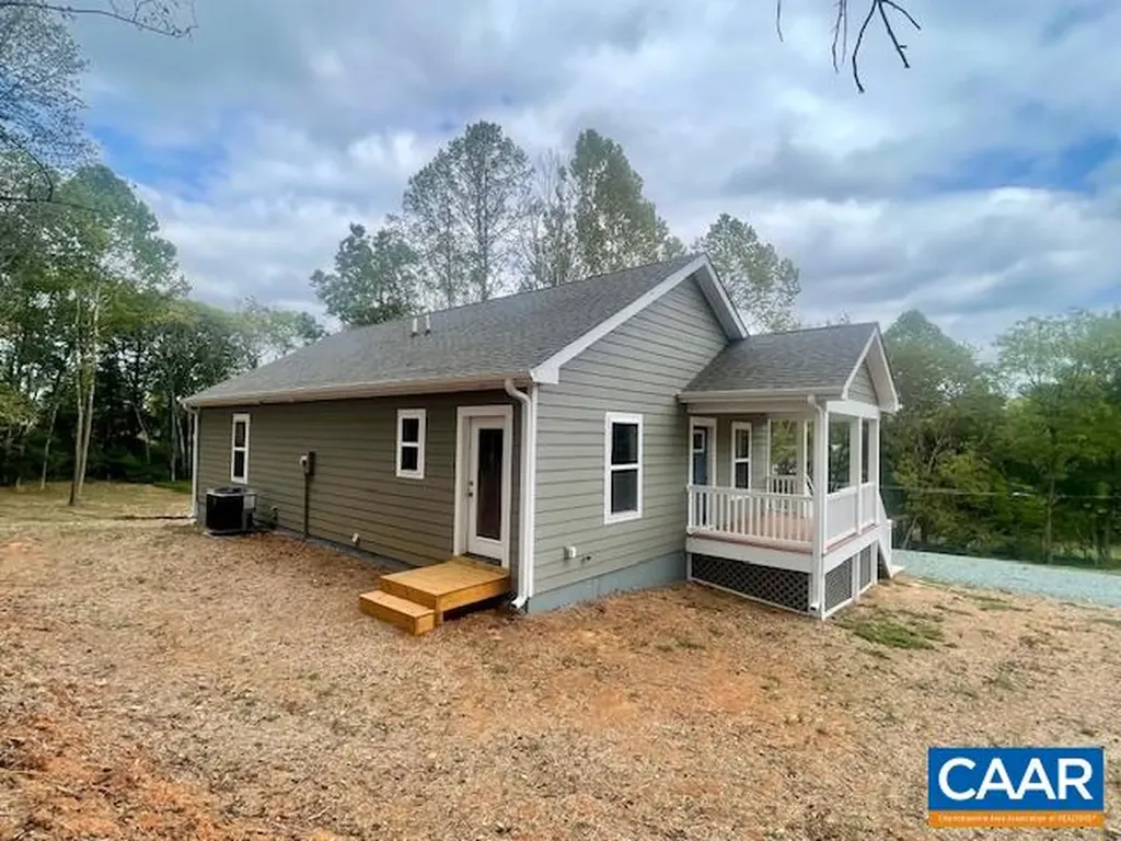 150 Northside Park Louisa VA 23093