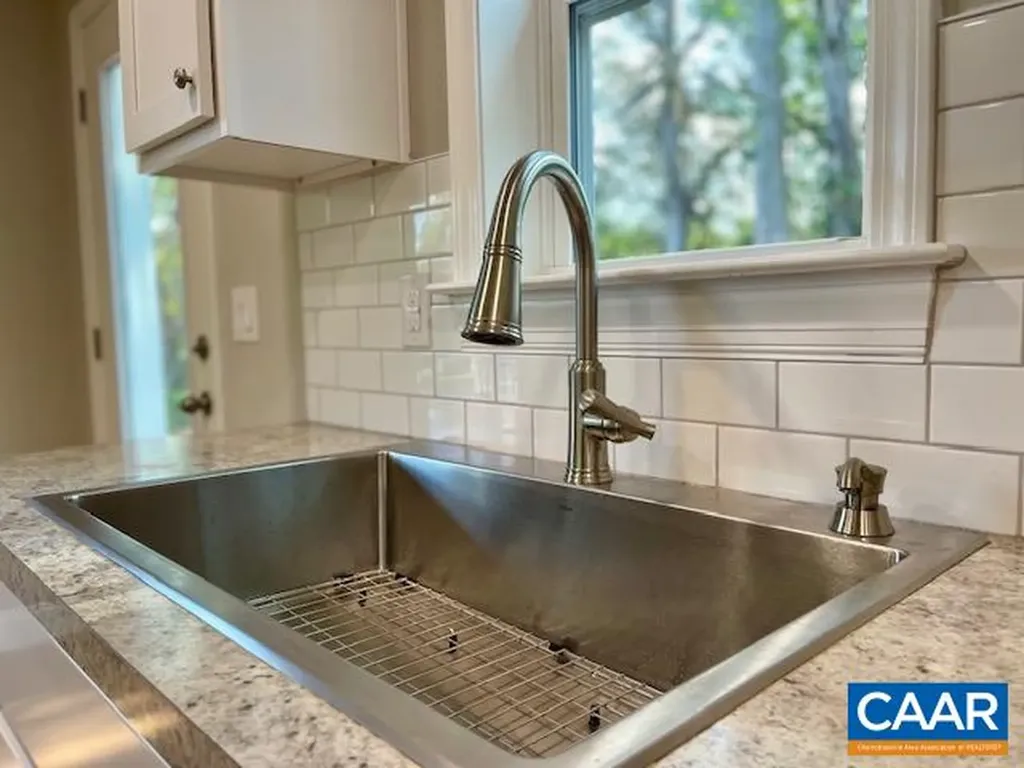 150 Northside Park Louisa VA 23093