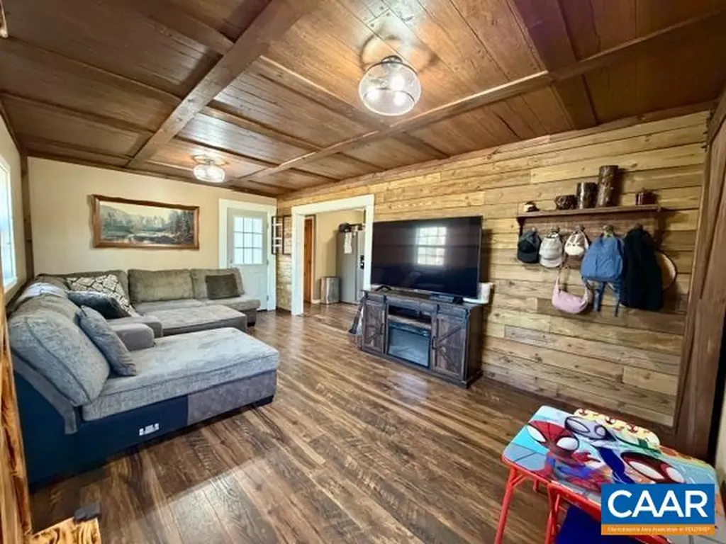 258 Riverdale Road Stanardsville VA 22973