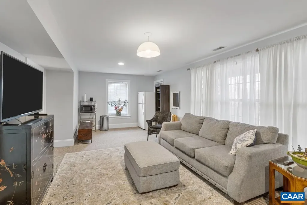 959 Grayson Lane Charlottesville VA 22903