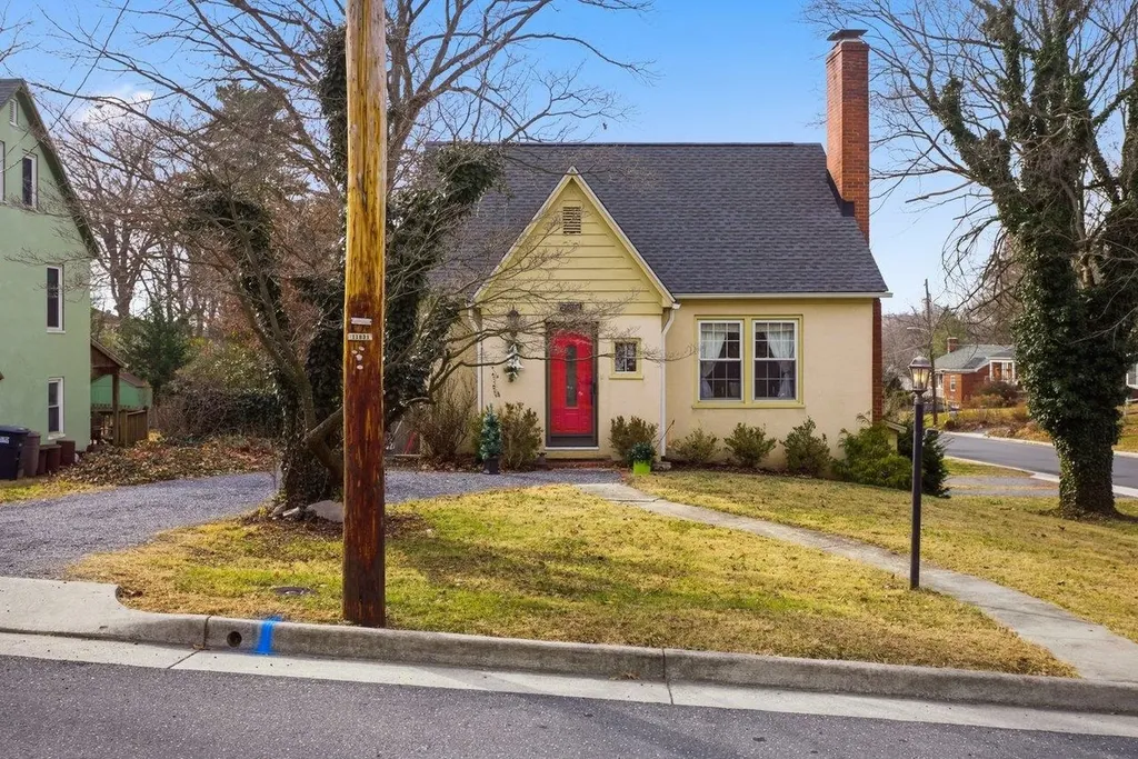 Harrisonburg VA, 101 Weaver Avenue E