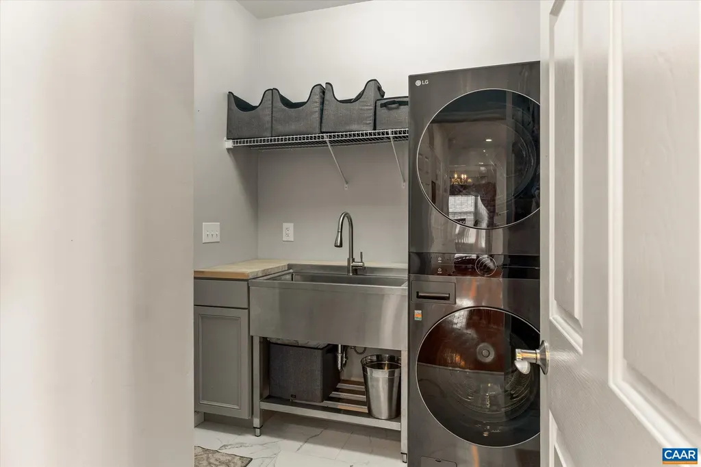 39 Lakeview Court Zion Crossroads VA 22942