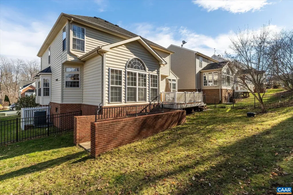 39 Lakeview Court Zion Crossroads VA 22942