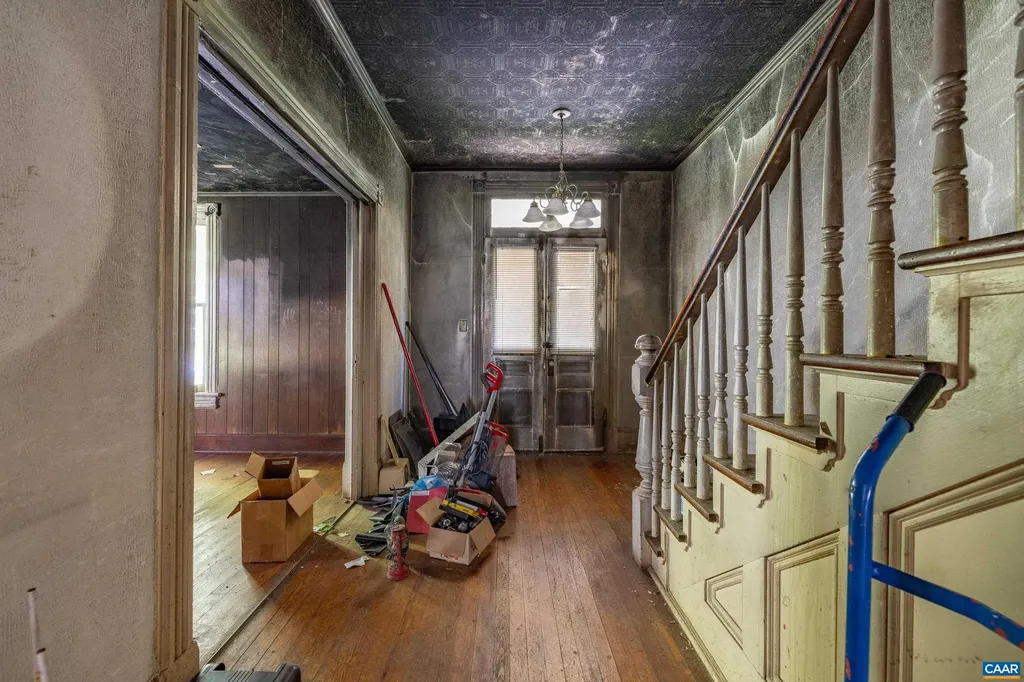 708 Locust Avenue Charlottesville VA 22902