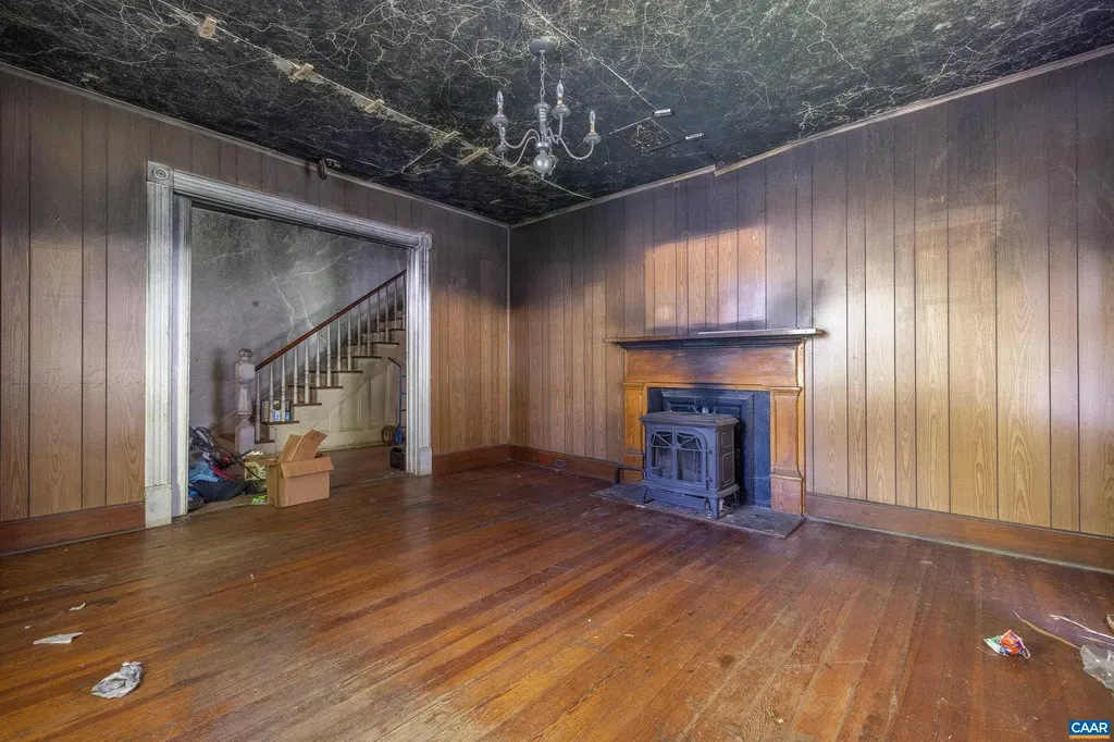 708 Locust Avenue Charlottesville VA 22902