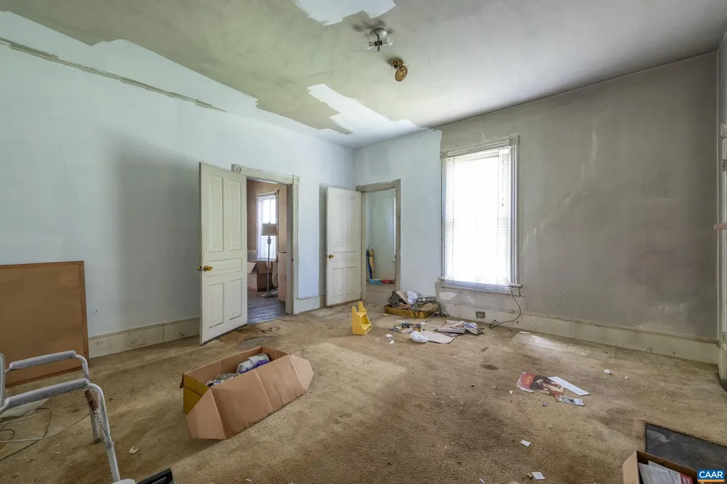 708 Locust Avenue Charlottesville VA 22902