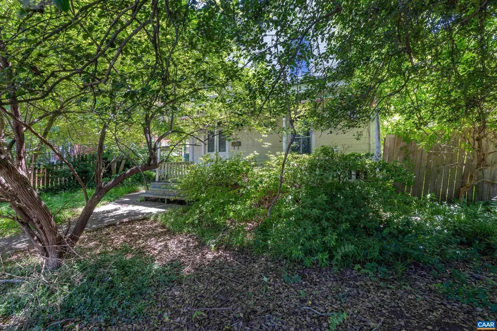 708 Locust Avenue Charlottesville VA 22902