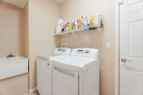 1428 Mandolin Avenue Grottoes VA 24441