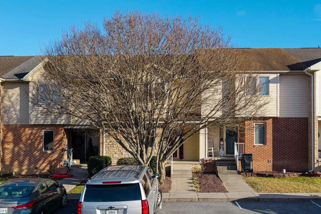 Broadway VA, 216 Walnut Drive