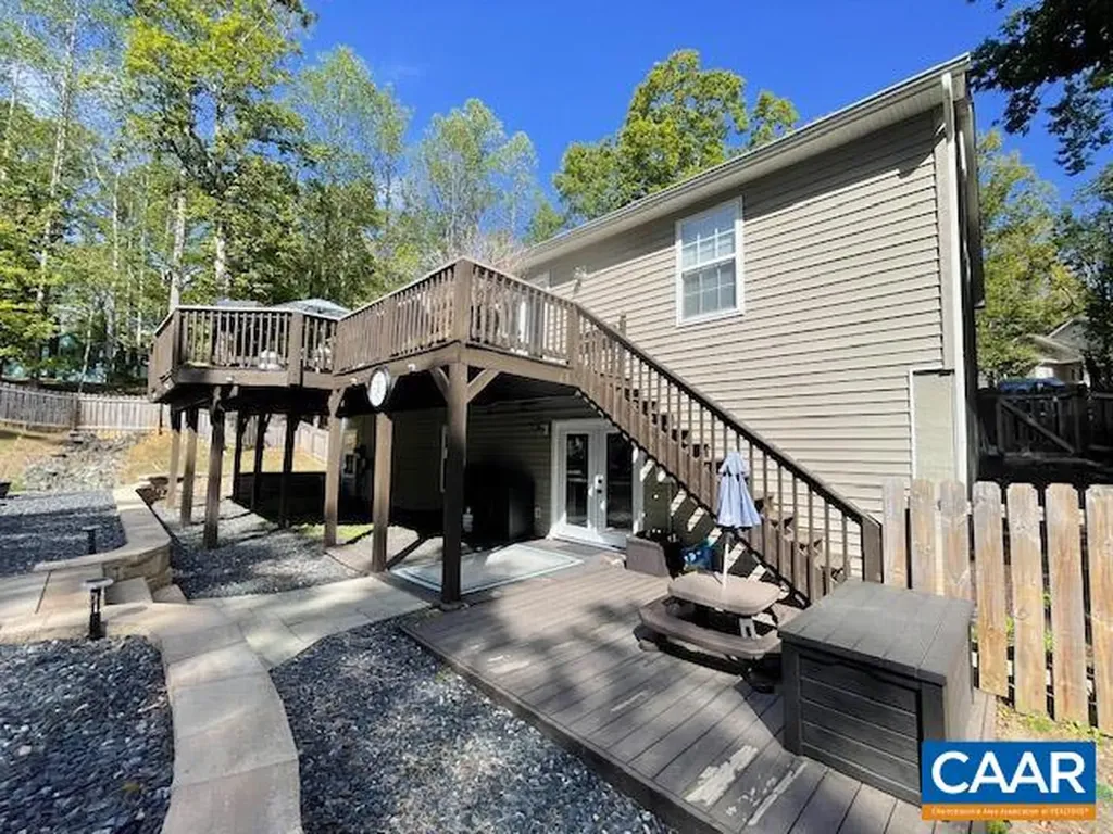 31 Laguna Road Palmyra VA 22963
