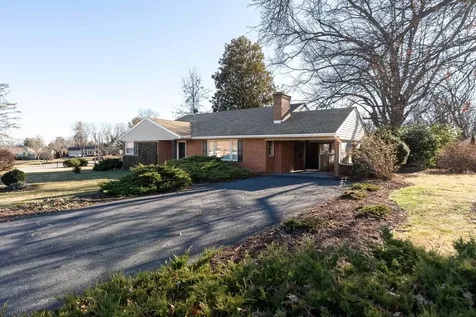301 Valley View Drive Staunton VA 24401